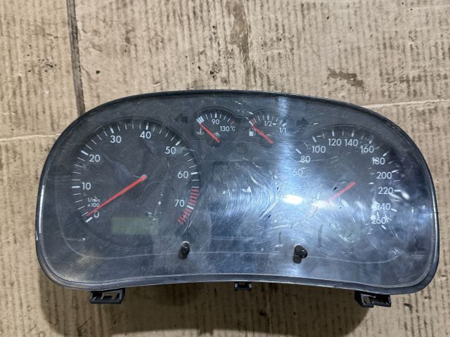 bontott VW GOLF IV Kilométeróra