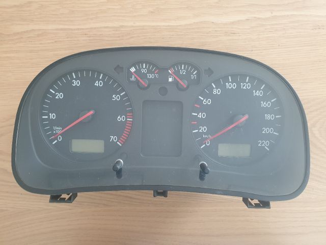 bontott VW GOLF IV Kilométeróra