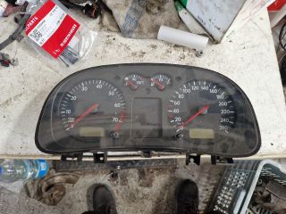bontott VW GOLF IV Kilométeróra