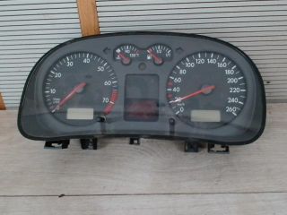 bontott VW GOLF IV Kilométeróra