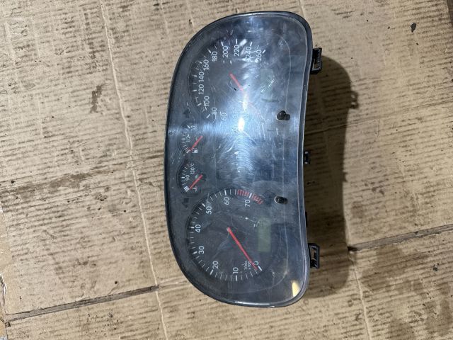 bontott VW GOLF IV Kilométeróra