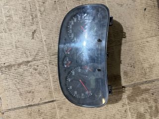 bontott VW GOLF IV Kilométeróra