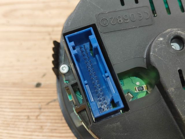 bontott VW GOLF IV Kilométeróra