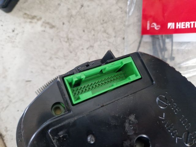 bontott VW GOLF IV Kilométeróra