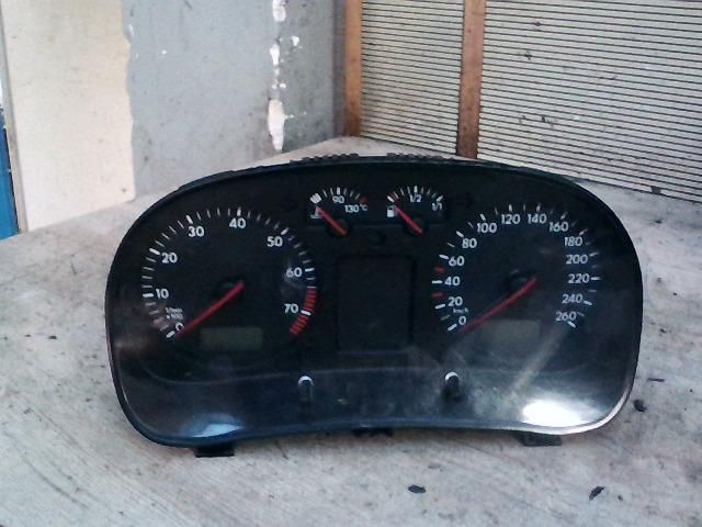 bontott VW GOLF IV Kilométeróra