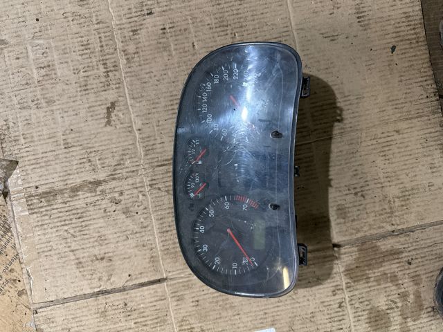 bontott VW GOLF IV Kilométeróra