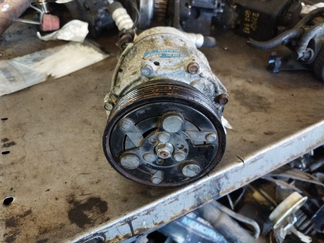 bontott VW GOLF IV Klímakompresszor