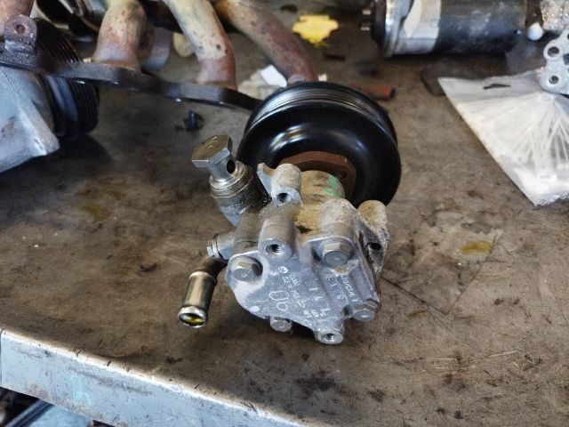 bontott VW GOLF IV Kormányszervó Motor (Hidraulikus)