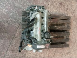 bontott VW GOLF IV Motor (Fűzött blokk hengerfejjel)