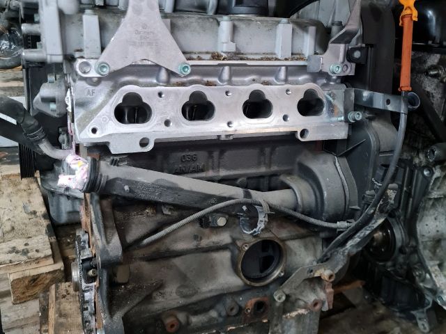 bontott VW GOLF IV Motor (Fűzött blokk hengerfejjel)