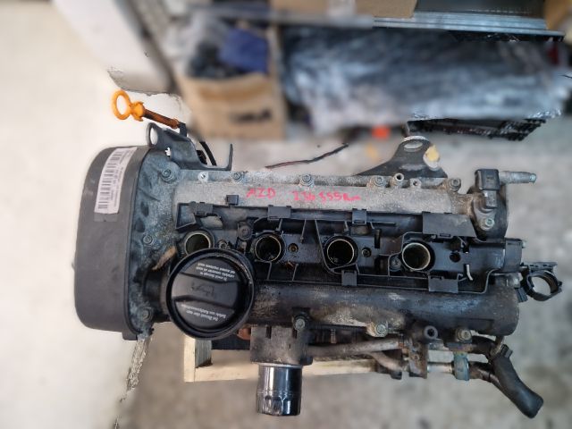 bontott VW GOLF IV Motor (Fűzött blokk hengerfejjel)