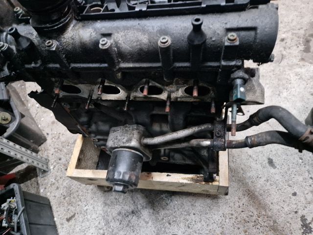 bontott VW GOLF IV Motor (Fűzött blokk hengerfejjel)