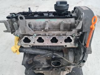 bontott VW GOLF IV Motor (Fűzött blokk hengerfejjel)
