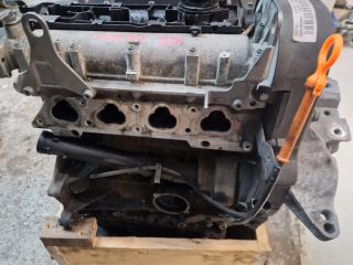 bontott VW GOLF IV Motor (Fűzött blokk hengerfejjel)