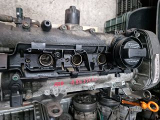 bontott VW GOLF IV Motor (Fűzött blokk hengerfejjel)