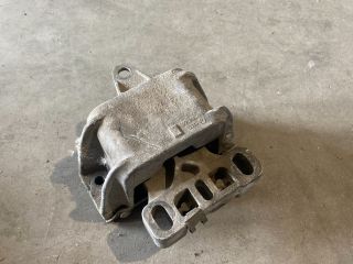 bontott VW GOLF IV Motor Tartó Bak (Fém)