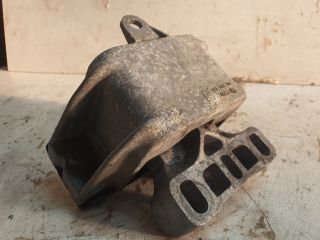 bontott VW GOLF IV Motor Tartó Bak (Fém)