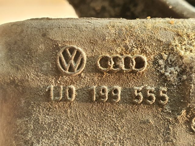 bontott VW GOLF IV Motor Tartó Bak (Fém)