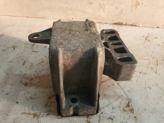 bontott VW GOLF IV Motor Tartó Bak (Fém)