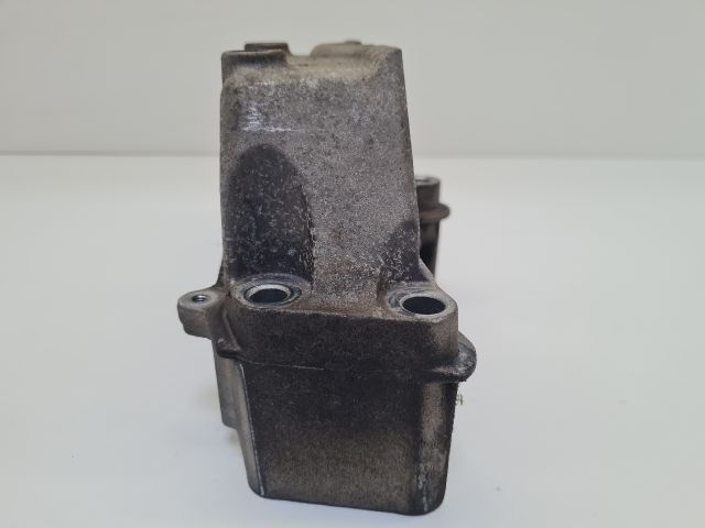 bontott VW GOLF IV Motor Tartó Bak (Fém)