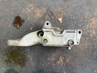 bontott VW GOLF IV Motor Tartó Bak (Fém)