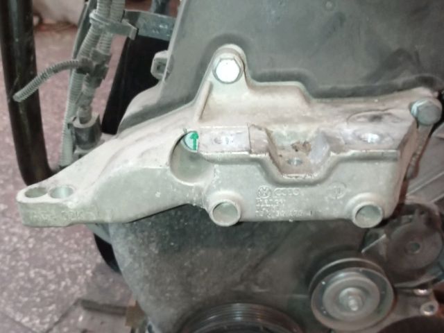 bontott VW GOLF IV Motor Tartó Bak (Fém)