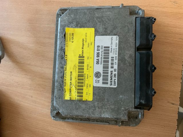 bontott VW GOLF IV Motorvezérlő