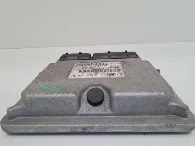 bontott VW GOLF IV Motorvezérlő