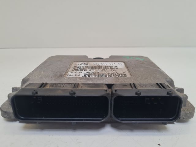 bontott VW GOLF IV Motorvezérlő