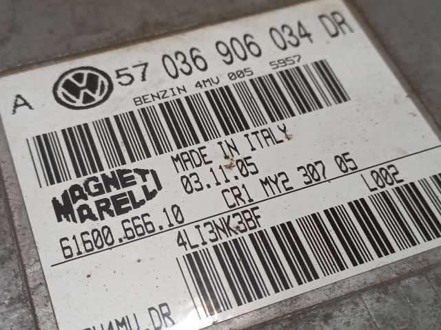bontott VW GOLF IV Motorvezérlő