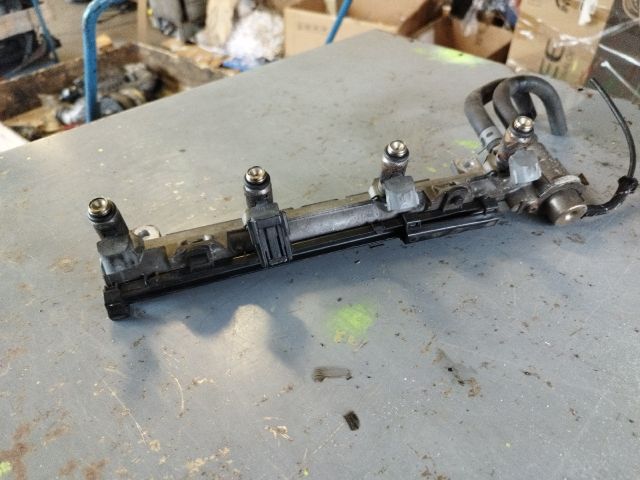 bontott VW GOLF IV Porlasztó Sor / Híd