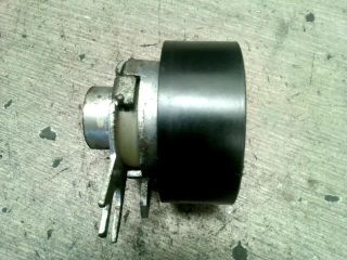 bontott VW GOLF IV Szíjfeszítő Görgő