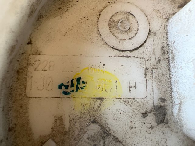 bontott VW GOLF IV Üzemanyag Szivattyú