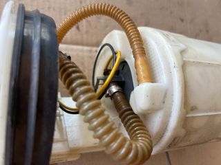 bontott VW GOLF IV Üzemanyag Szivattyú