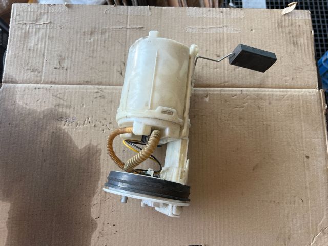 bontott VW GOLF IV Üzemanyag Szivattyú