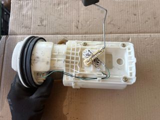 bontott VW GOLF IV Üzemanyag Szivattyú