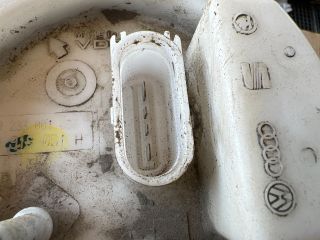 bontott VW GOLF IV Üzemanyag Szivattyú