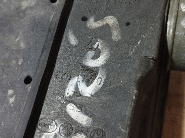 bontott VW GOLF IV Váltó Kulissza