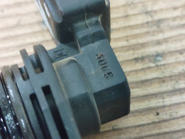 bontott VW GOLF IV Vezérműtengely Fordulatszám Jeladó