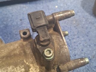 bontott VW GOLF IV Vezérműtengely Házzal