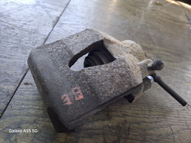 bontott VW GOLF IV Bal első Féknyereg Munkahengerrel