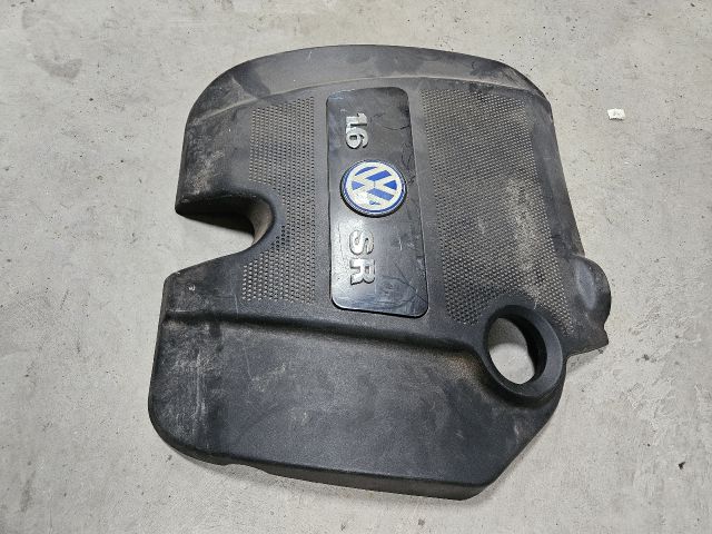 bontott VW GOLF IV Felső Motorburkolat
