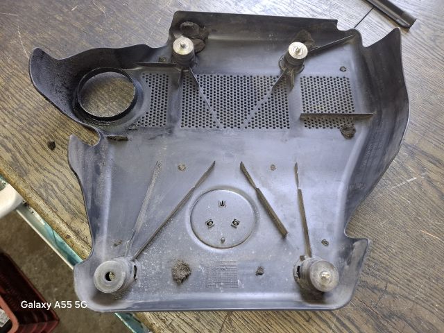 bontott VW GOLF IV Felső Motorburkolat