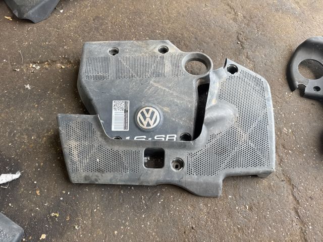 bontott VW GOLF IV Felső Motorburkolat