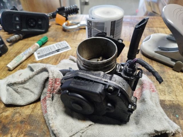 bontott VW GOLF IV Fojtószelep (Elektromos)