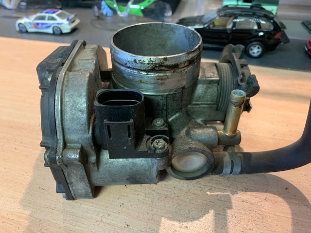 bontott VW GOLF IV Fojtószelep (Mechanikus)