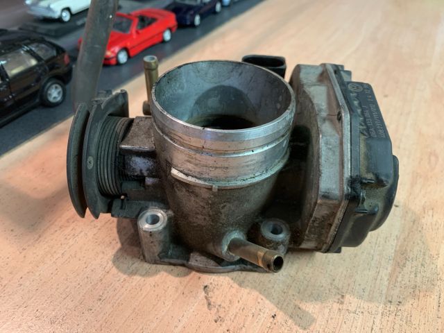 bontott VW GOLF IV Fojtószelep (Mechanikus)