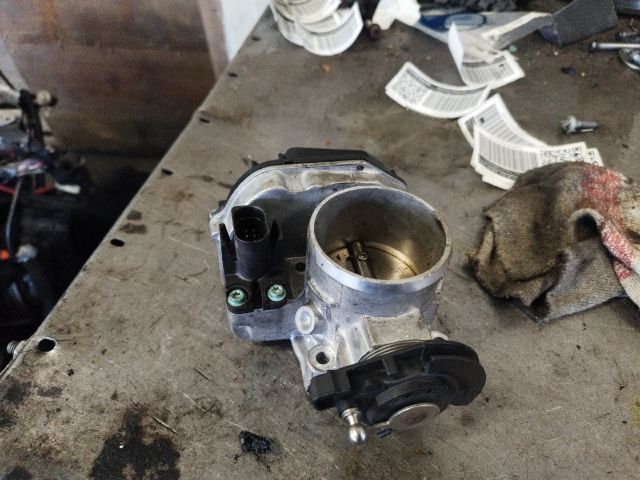 bontott VW GOLF IV Fojtószelep (Mechanikus)