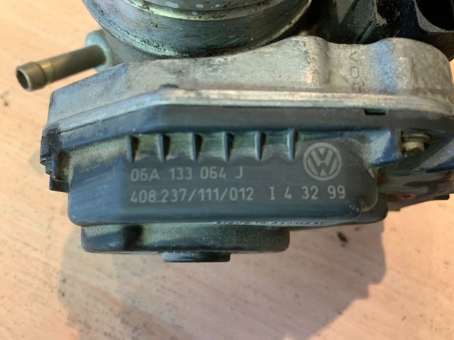 bontott VW GOLF IV Fojtószelep (Mechanikus)