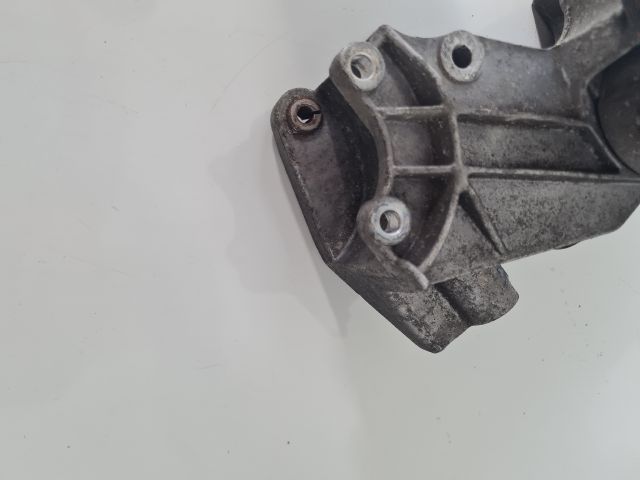 bontott VW GOLF IV Generátor Tartó Bak